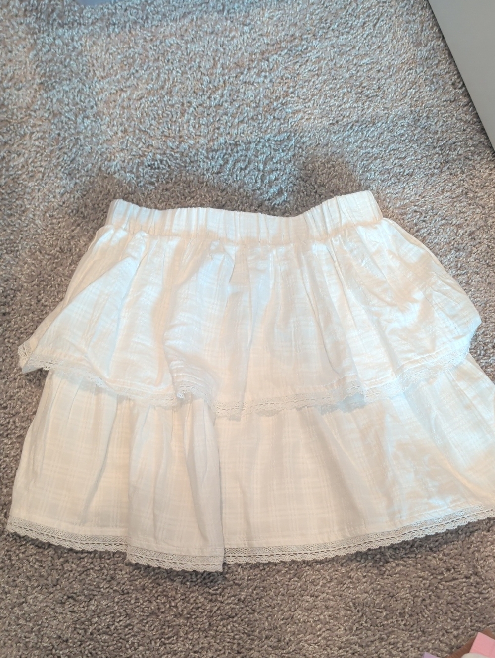 SO White Tiered Lace-Trim Mini Skirt